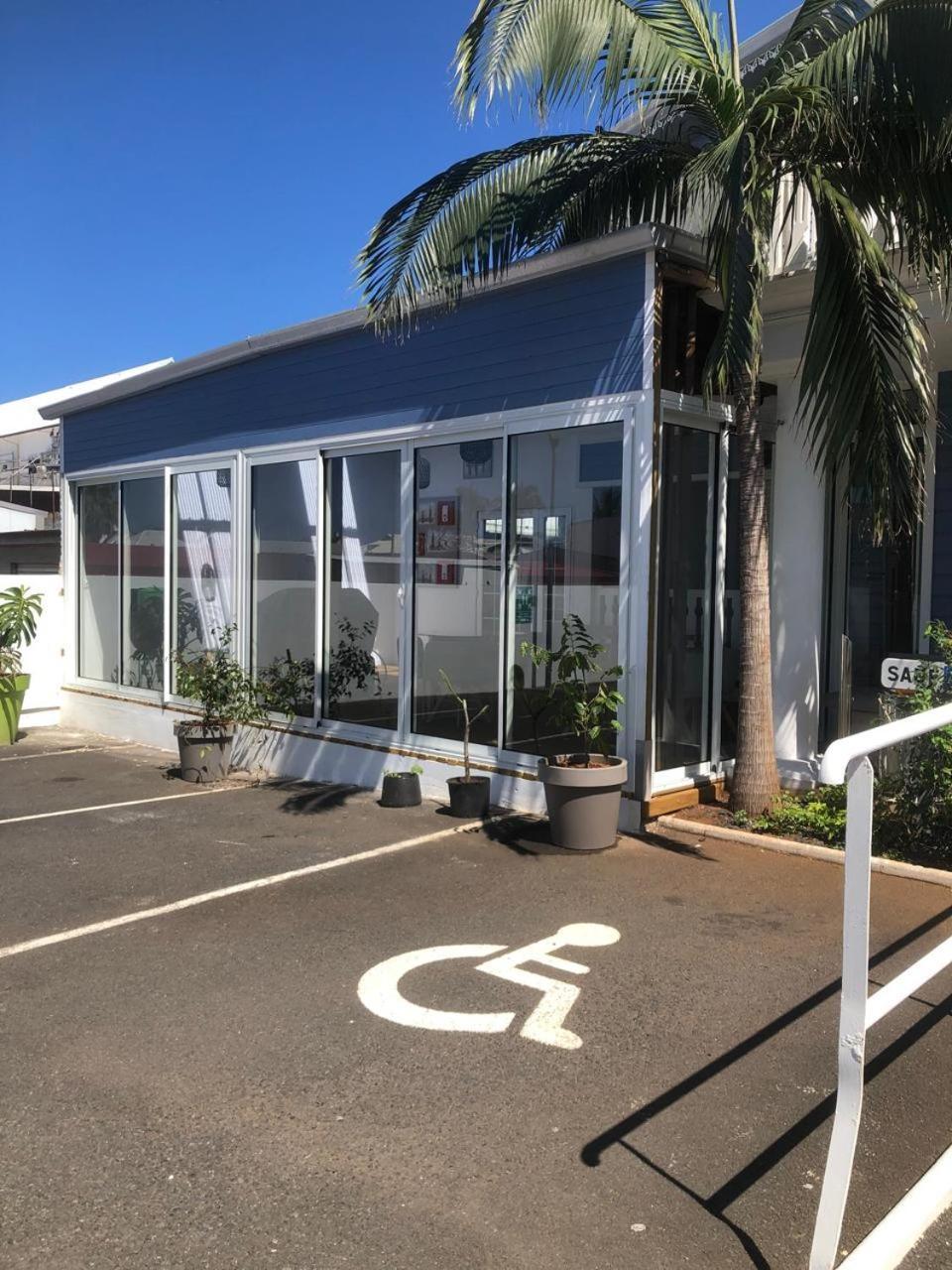 Lindsey Hotel Saint Pierre Bagian luar foto