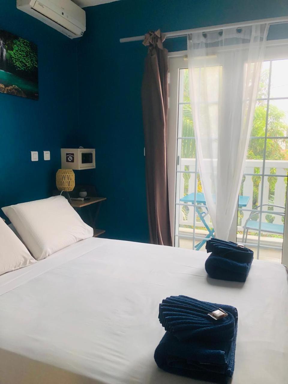 Lindsey Hotel Saint Pierre Bagian luar foto