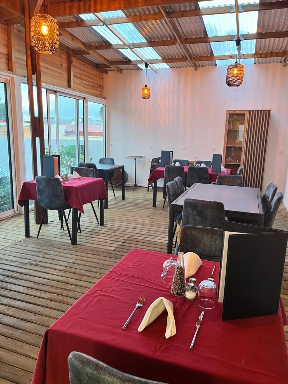 Lindsey Hotel Saint Pierre Bagian luar foto